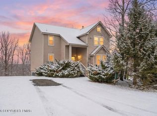 209 Sycamore Ct, Tannersville, PA 18372