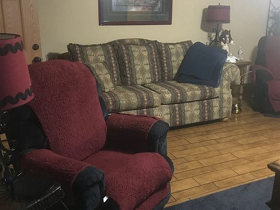 3rd image of 217 Westport Dr