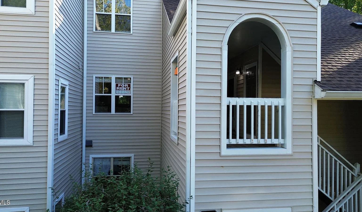 2 bed, 2.5 bath, $1,500 — Photo 3