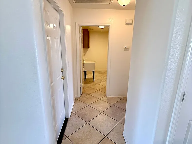 660 Country Club Dr — Photo 25