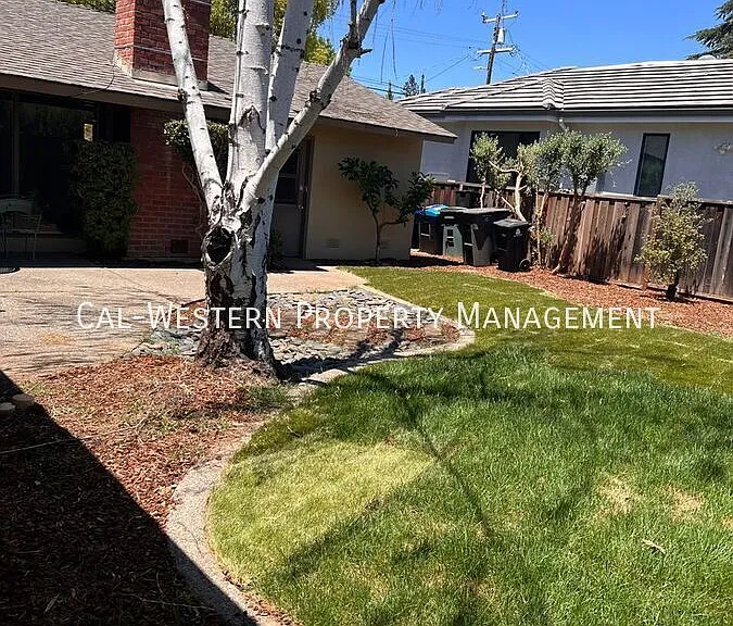 1143 Solana Dr — Photo 12