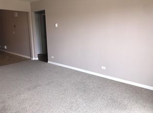 1723 Maple Ln APT 6, Elgin, IL 60123