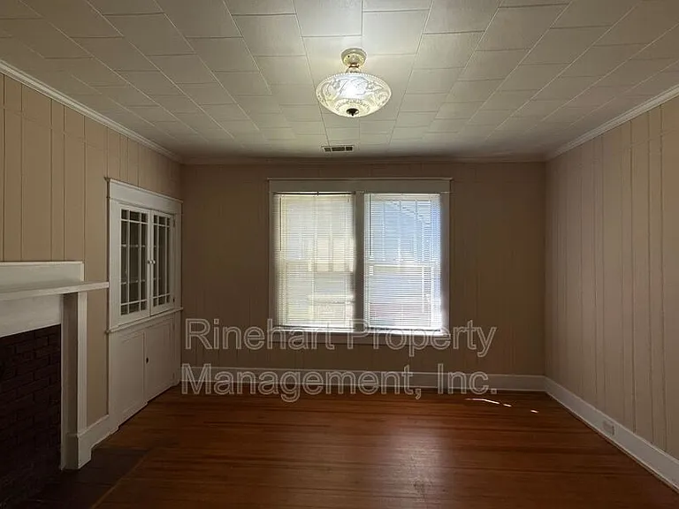 325 Walnut St — Photo 8