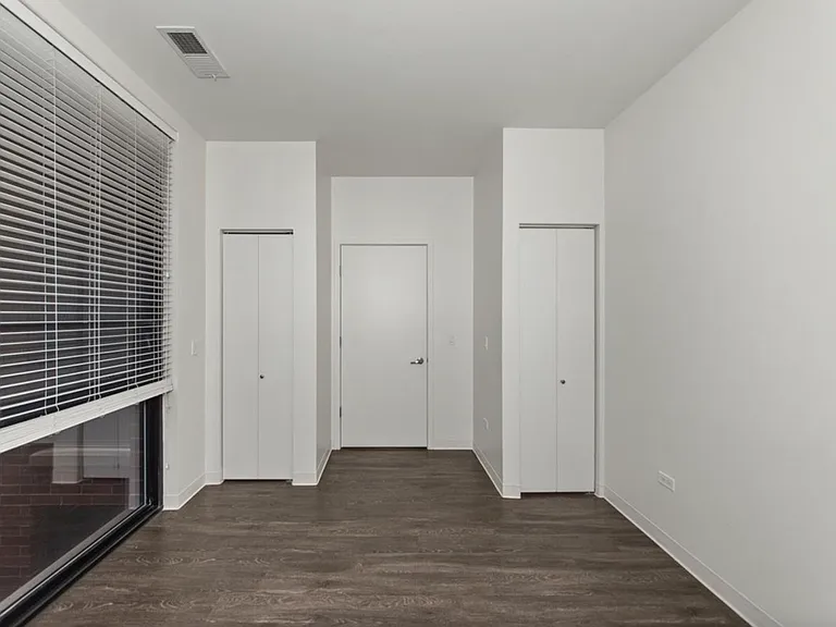 820 N Milwaukee Ave #201 — Photo 8