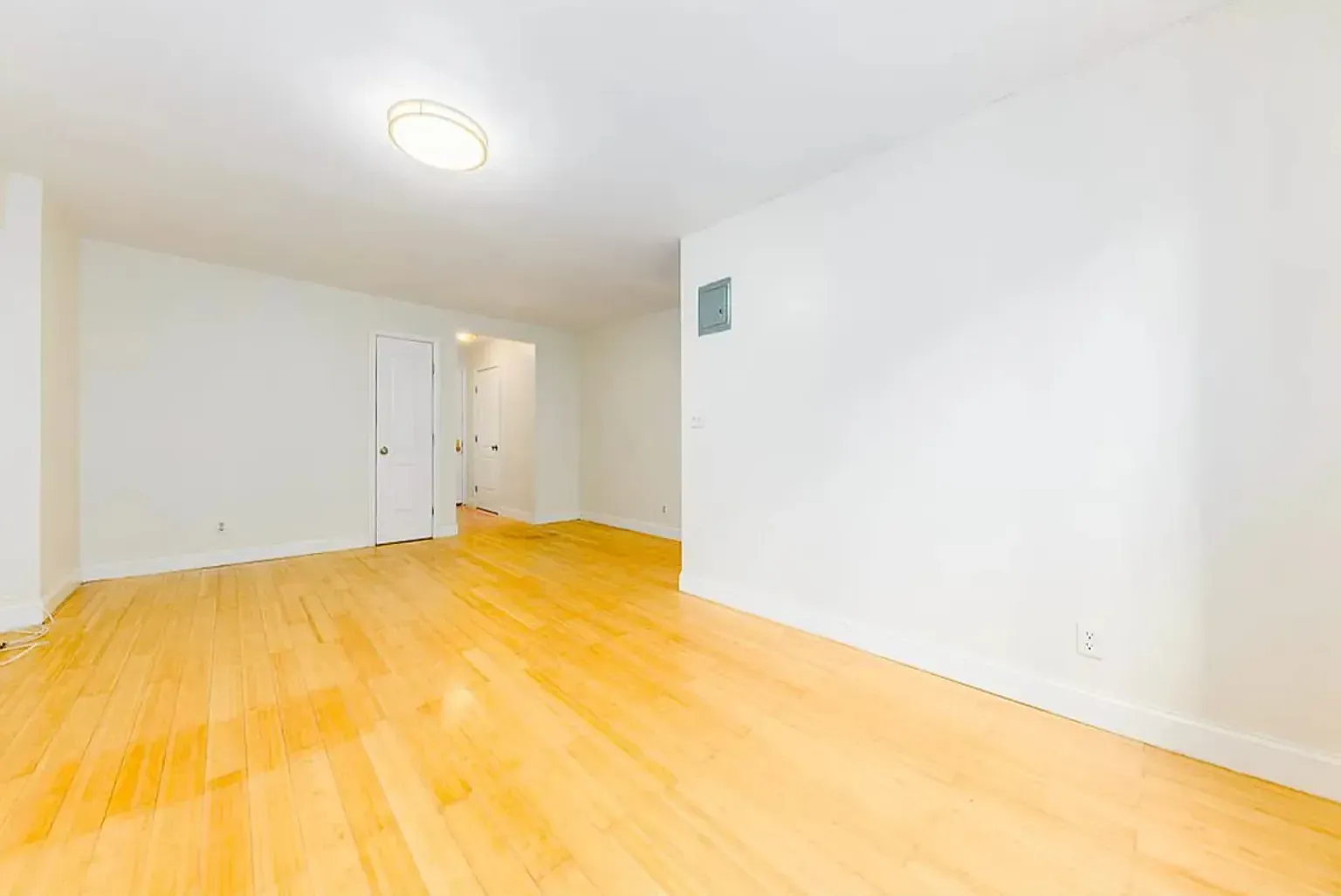 483 Ocean Pkwy — Photo 4