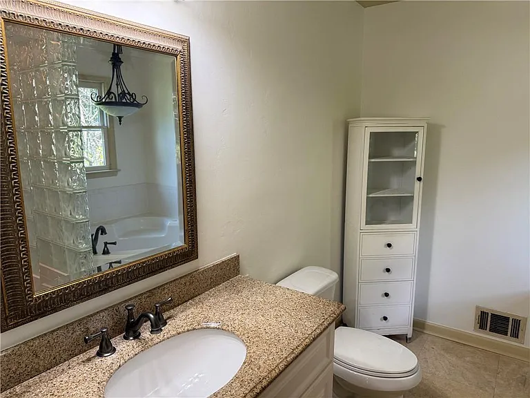 412 Hickory Walk — Photo 12