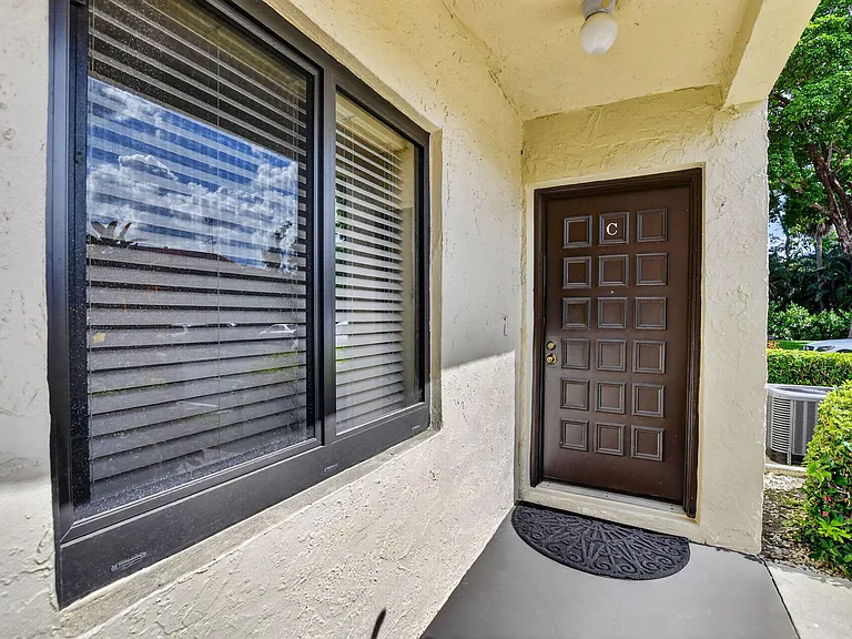 21211 Lago Cir #C — Photo 36