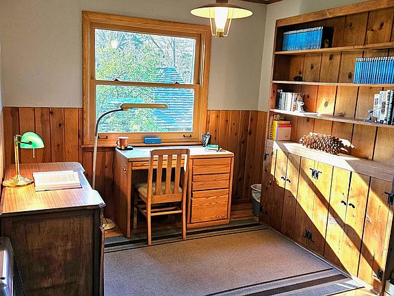 5th image of 45695 Lauri Ln
