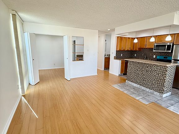 5th image of 1617 N Poinsettia Pl #4f878f2ad