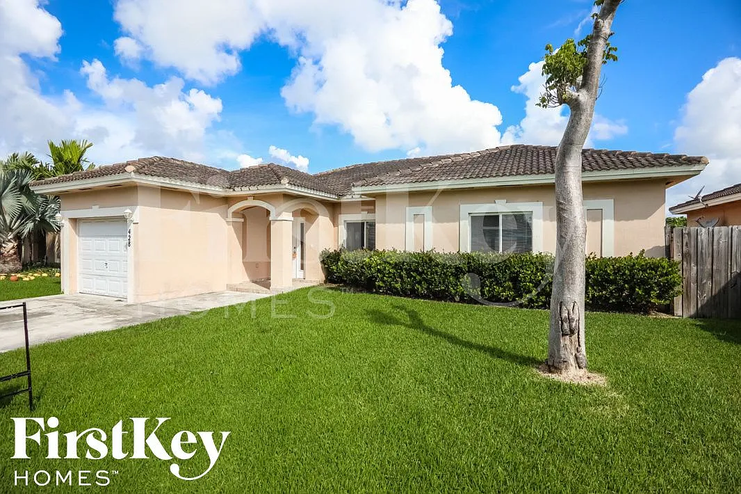 3 bed, 2.0 bath, 1762 sqft, $2,685 — Photo 2