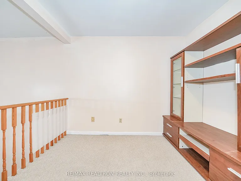 25 Cardwell Ave #24 — Photo 17