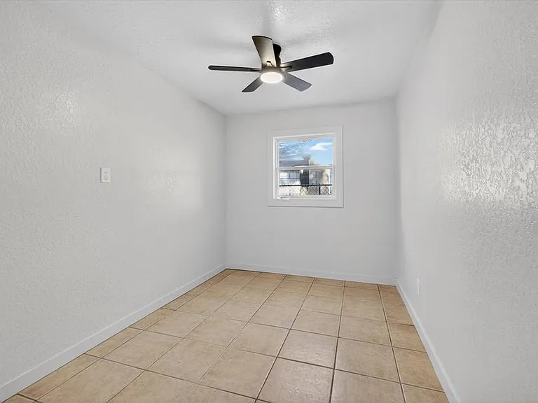 773 W Harbor Dr S — Photo 17