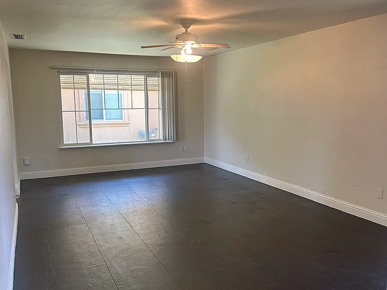 2330 51st Ave — Photo 11