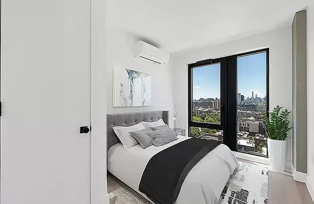 Rented by REAL New York | media 21