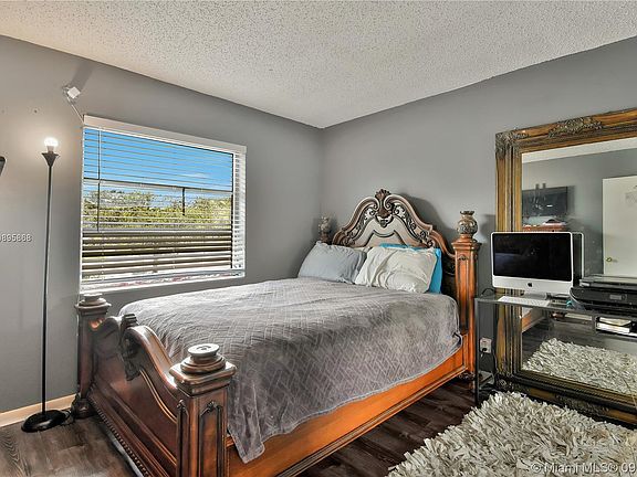 4th image of 402 Lakeside Dr APT 207