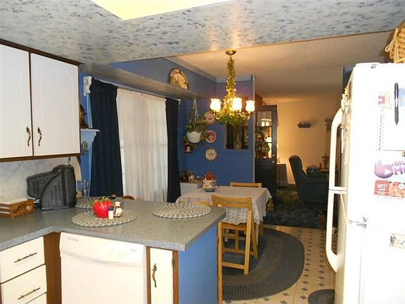 5th image of 2231 E Parkwood St