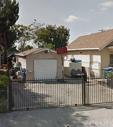1st image of 2122 E 105th St