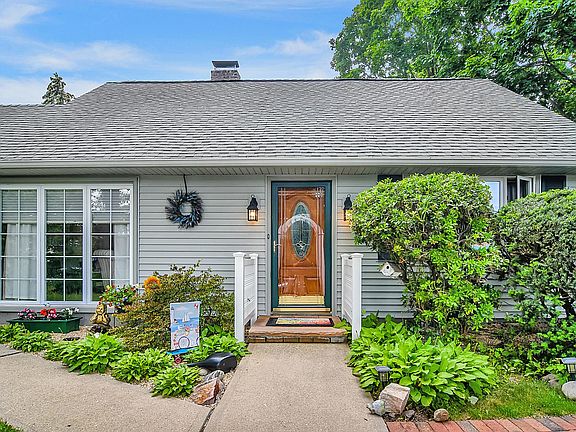 2nd image of 55 Wakefield Ave