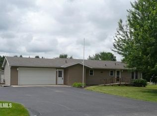 2433 Sunset Dr, Freeport, IL 61032