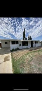 913 Acacia Ave, Bakersfield, CA, 93305
