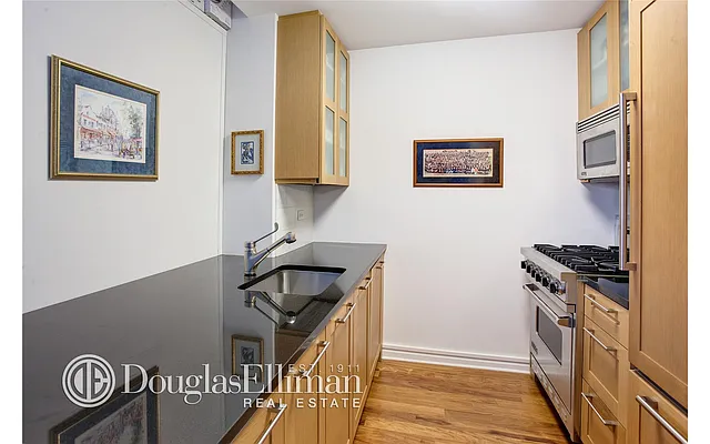 Sold by Douglas Elliman | media 27