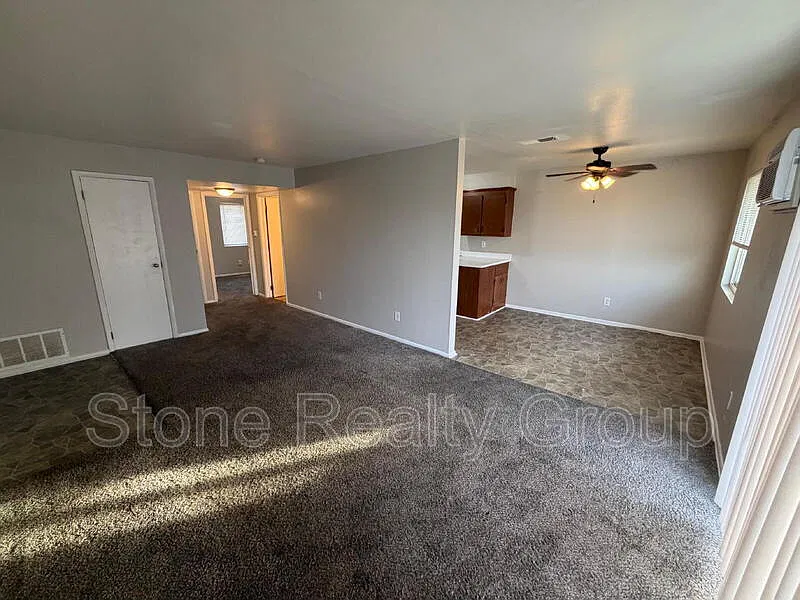 2 bed, 1.0 bath, $875 — Photo 2