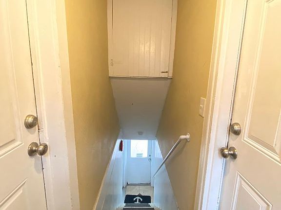 2nd image of 424 Wesley Ave #3