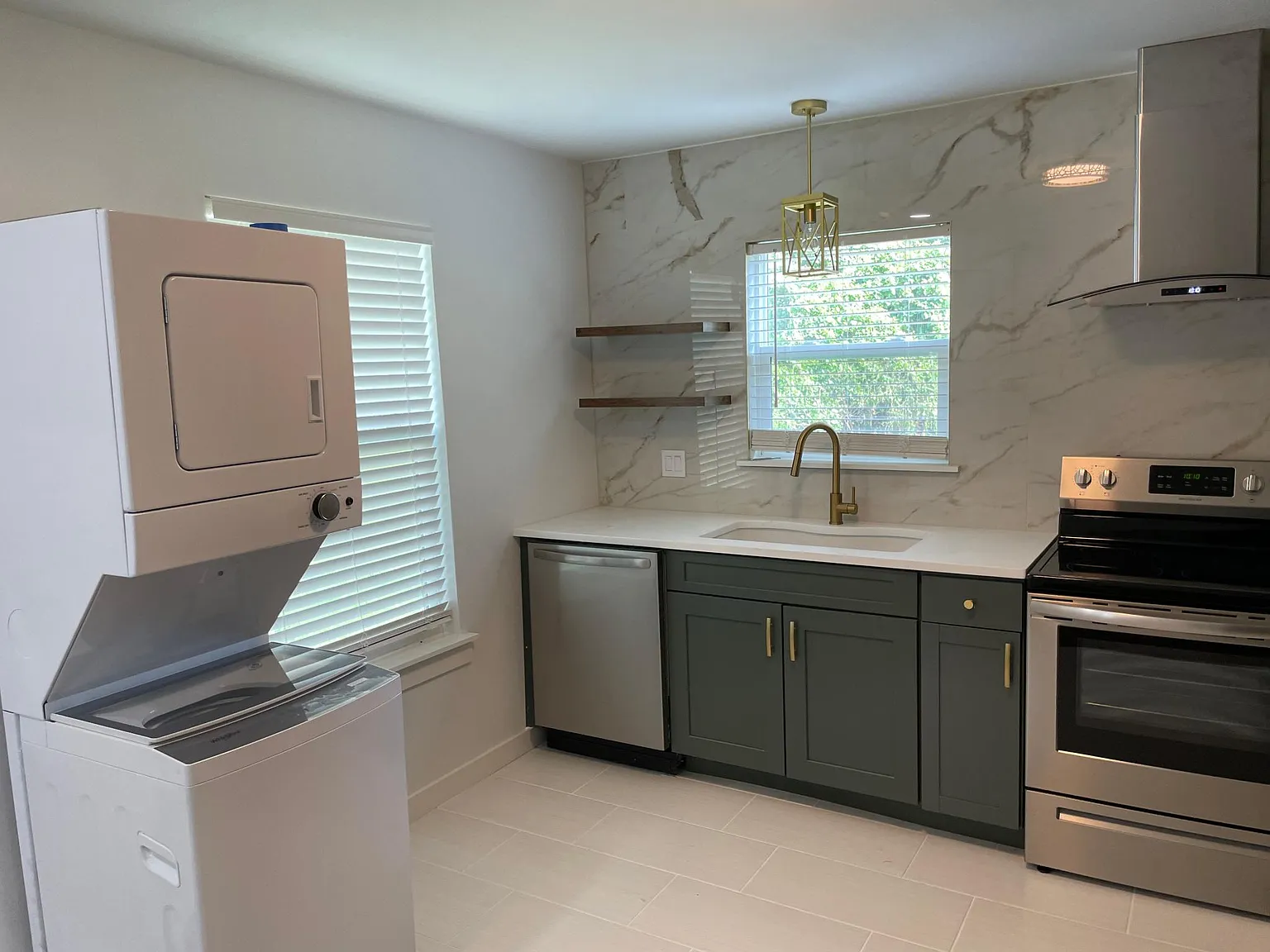 2 bed, 1105 sqft, $1,350 — Photo 4