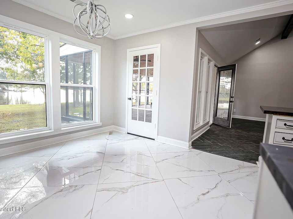 2nd image of 8589 Lake Shore Dr W
