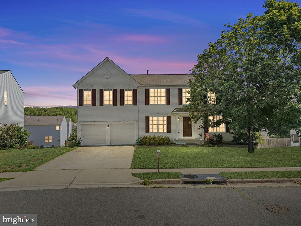 1st image of 9 Halcomb Ln