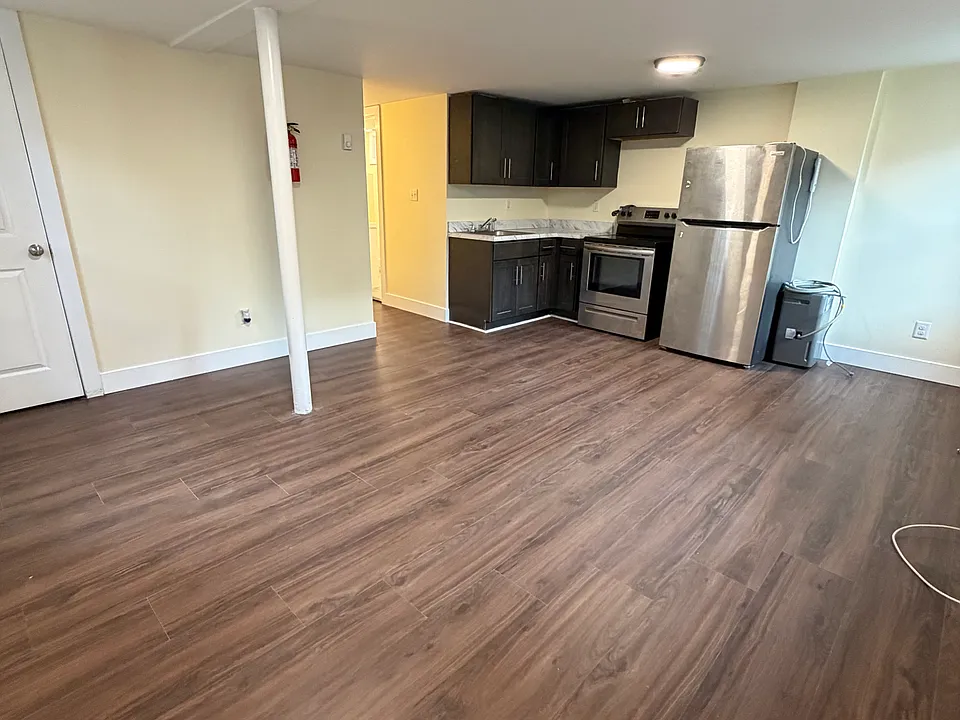29 Hooker Ave #1