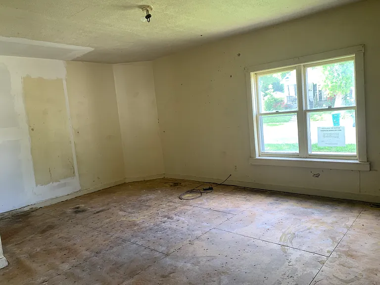 835 E Whitmer St — Photo 5