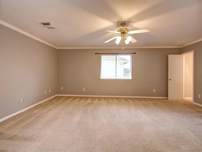 2114 Whirlaway Dr — Photo 40