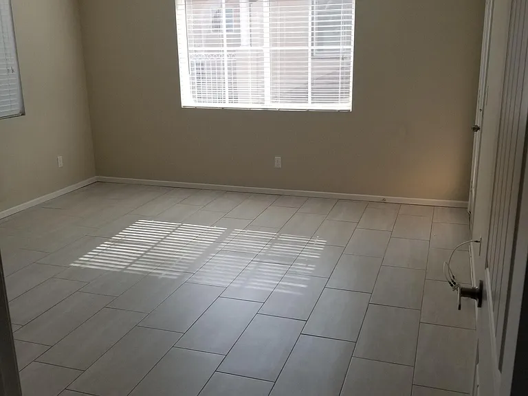 8471 Laurel Ave #401 — Photo 5