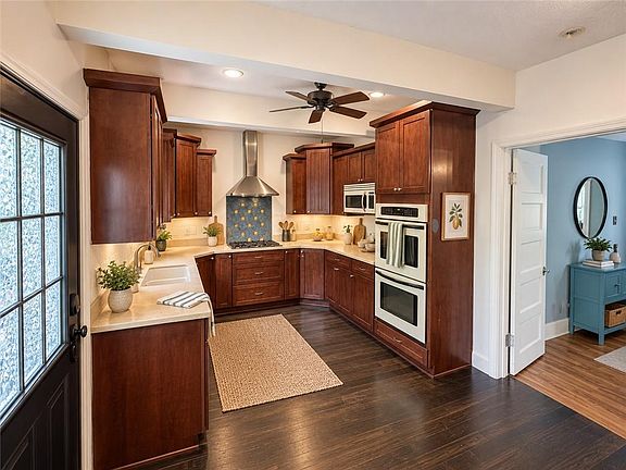 2nd image of 317 SE Grand Ave
