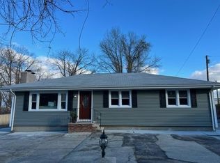 3 Rossi St, Warwick, RI 02886