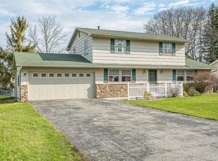 214 Stone Fence Rd, Rochester, NY 14626