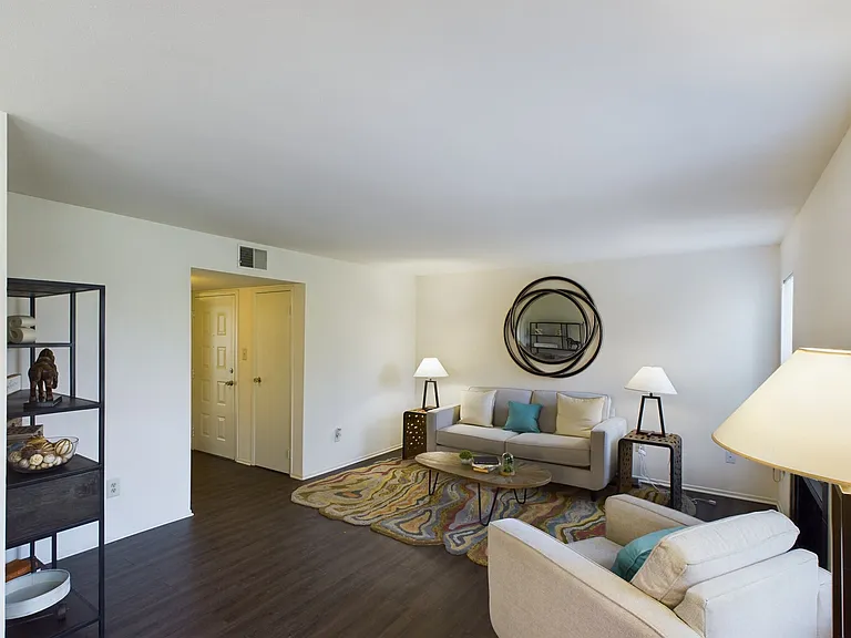 Stoney Brooke Apartments — Photo 9