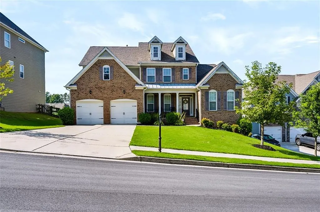 6 bed, 4.5 bath, 5297 sqft, $4,500 — Photo 1