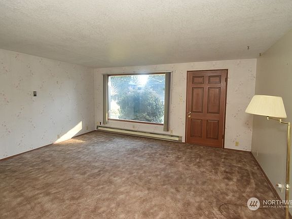 2nd image of 6604 19th Avenue NE