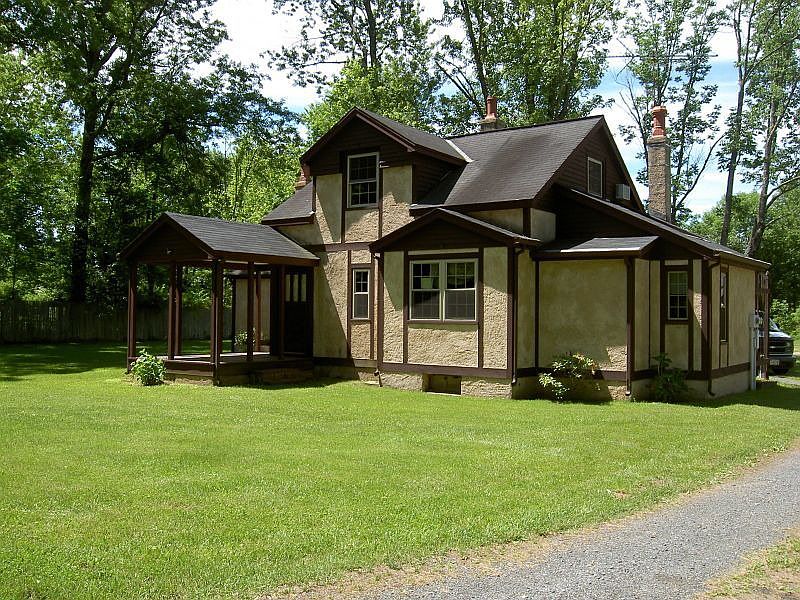 2nd image of 913 County Road 579