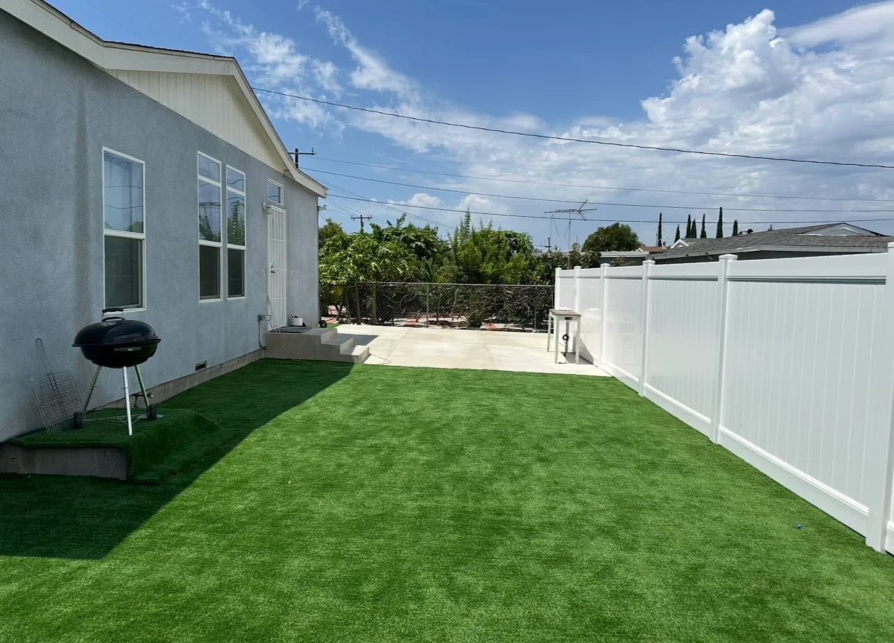 3 bed, 750 sqft, $3,200 — Photo 2