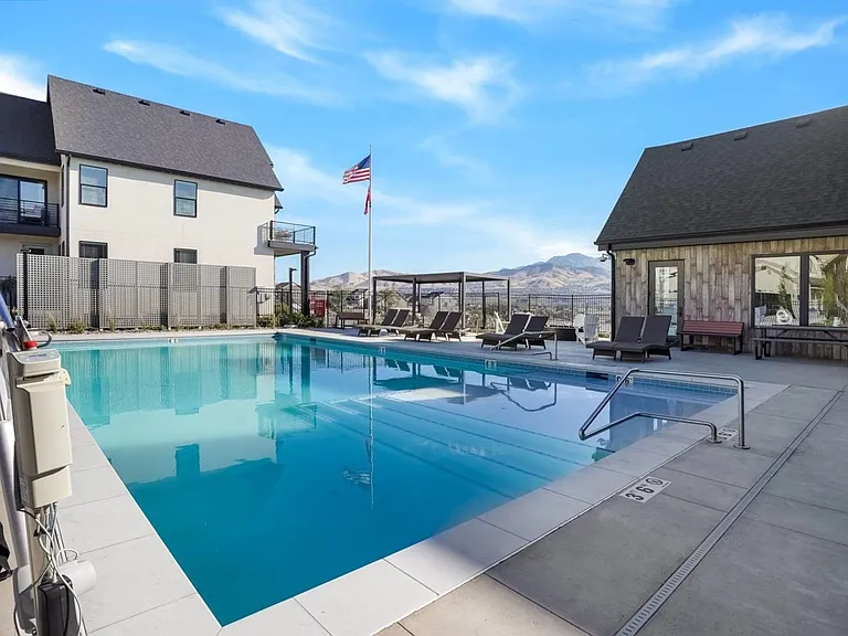 4380 W Bergen Ln — Photo 33