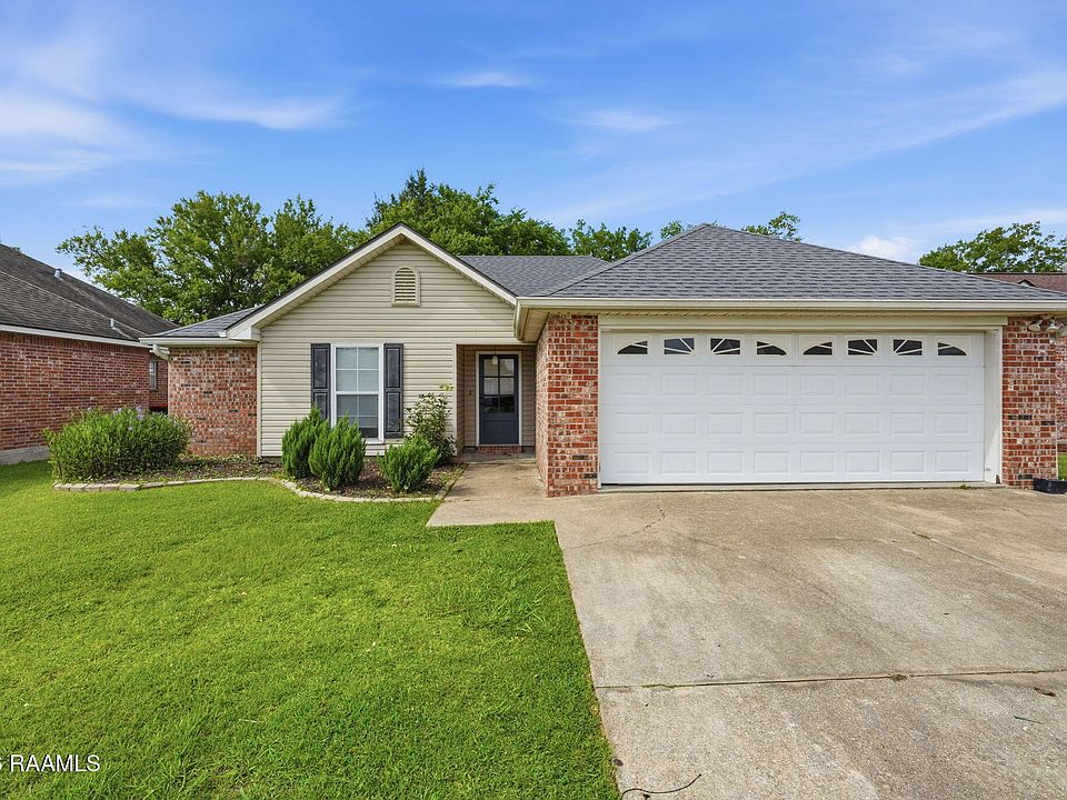1st image of 205 Wildflower Dr