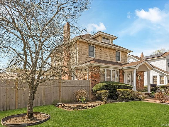 3rd image of 1018 Cottage Place