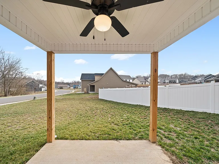 101 Lucerne Ln — Photo 25