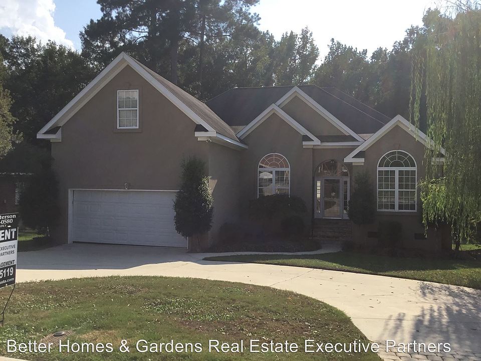 1st image of 307 Farmington Dr W