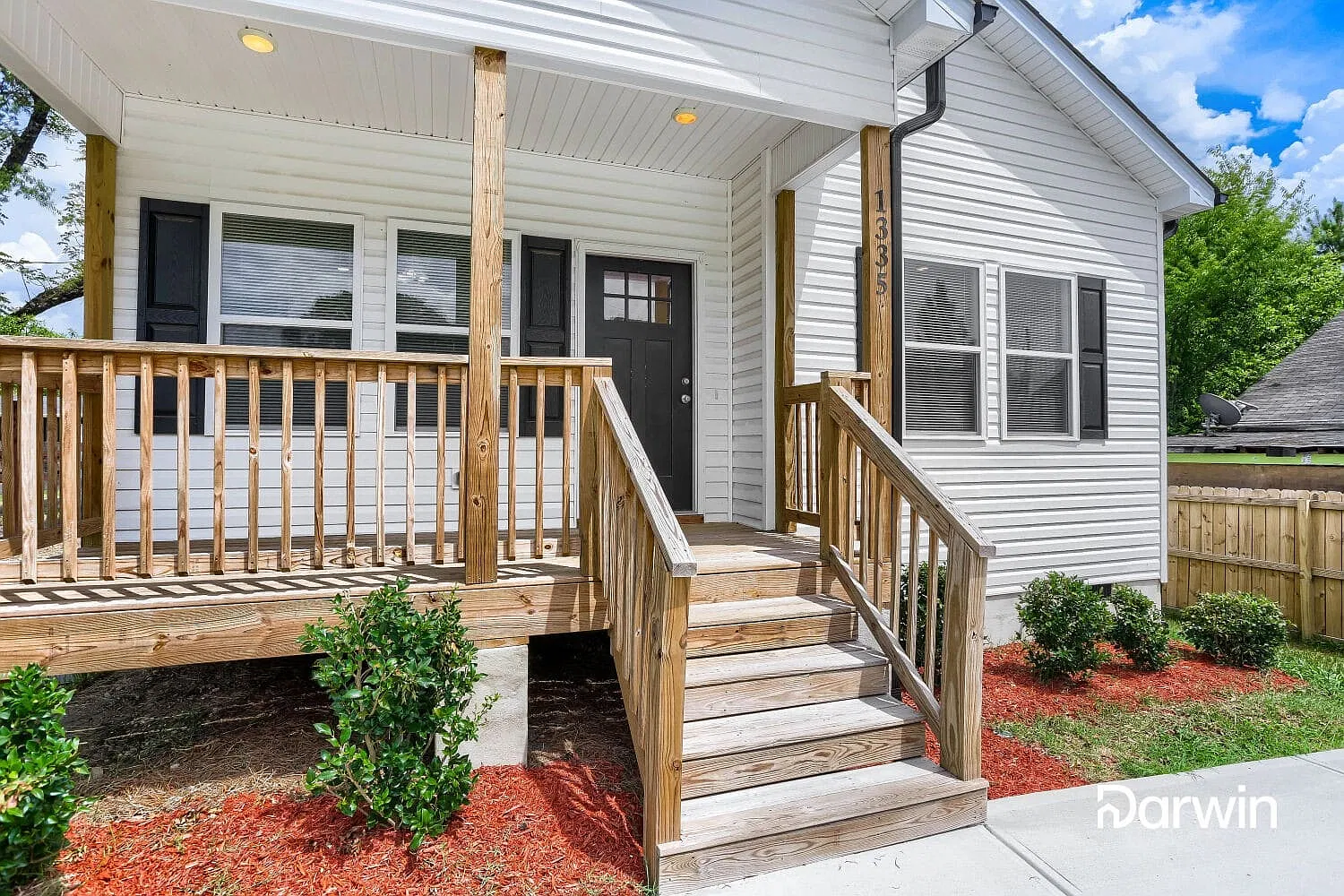 3 bed, 2.0 bath, 1385 sqft, $1,830 — Photo 3