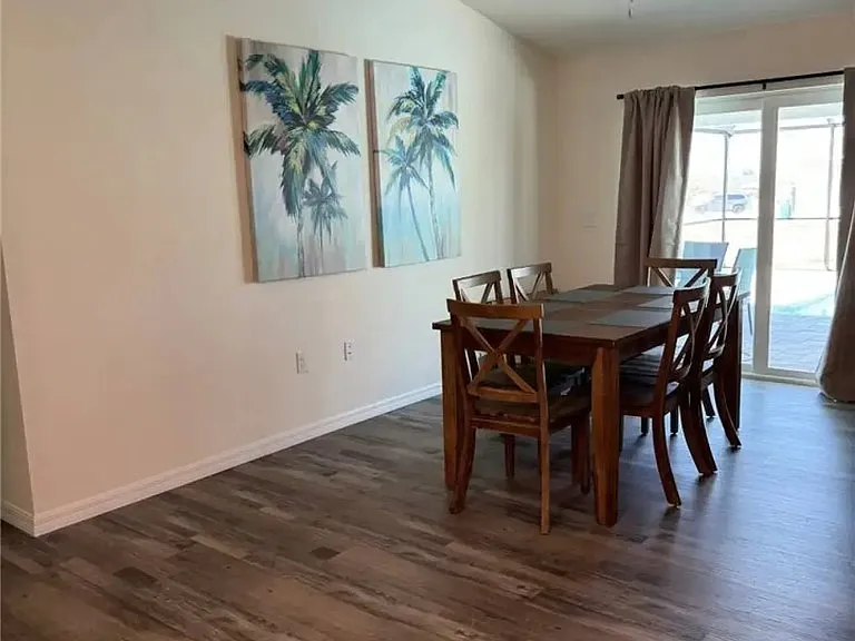 1618 NW 5th Pl — Photo 12