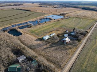 22584 2100th Rd, Chanute, KS 66720